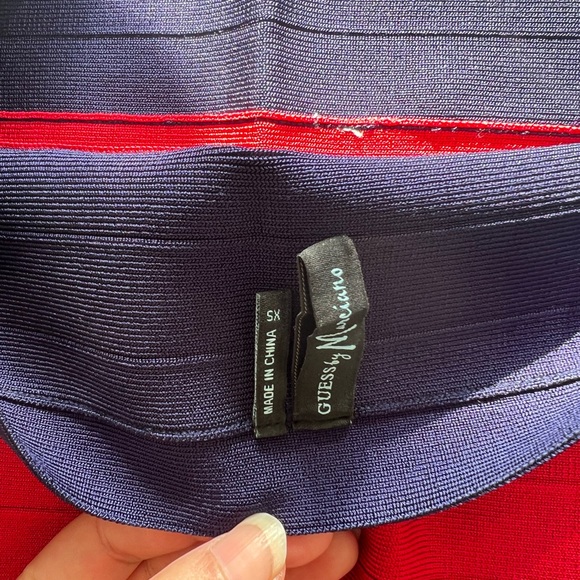 Guess skirt in size small - Picture 8 of 8